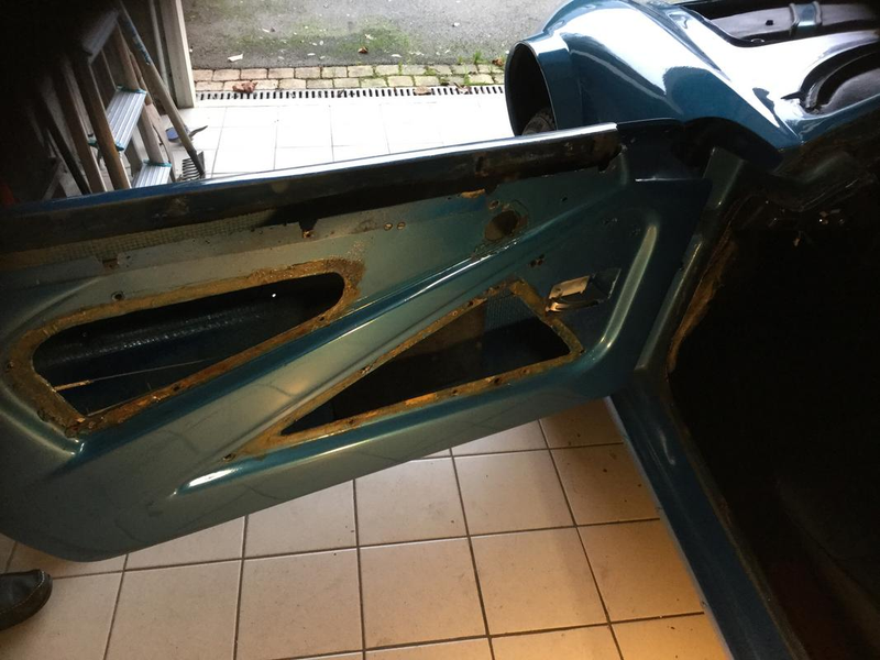 Illustration for article titled My father's A110 is going to get a full repaint...